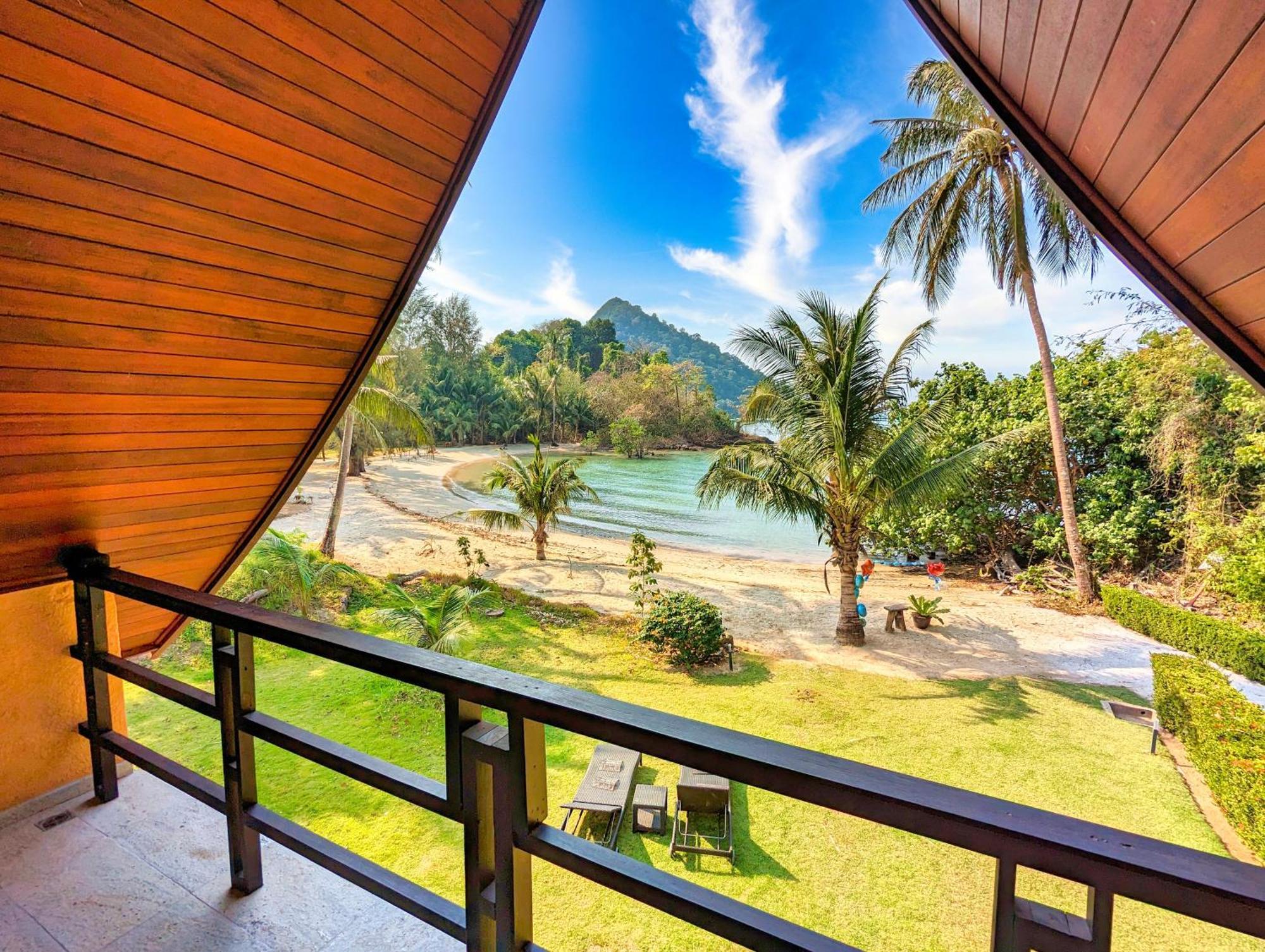 Half Moon Beach Villa - By Kohchangvillas Koh Chang Bagian luar foto